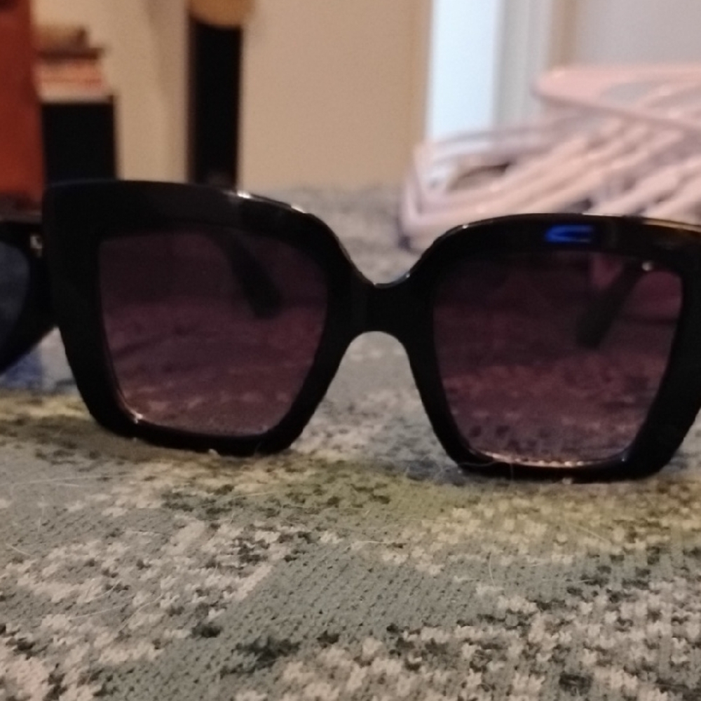 Set Of 2 Classic Black Sunglasses Twelve Brand 2 Pair